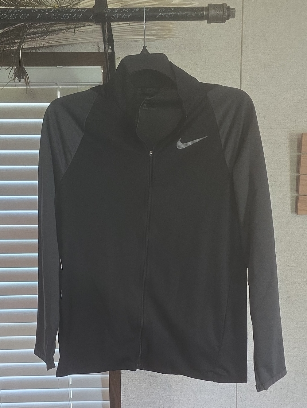 Nike Men’s Black and Gray Performance Full-Zip Jacket